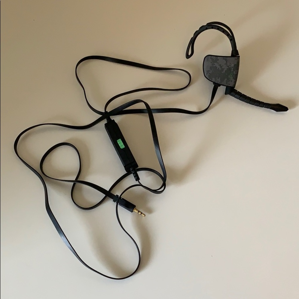 Ex-03 Xbox headset
